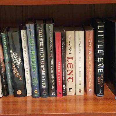 Collection of 21 Sci Fi Books Including Jeff Vandermeer