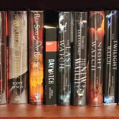 Collection of 21 Sci Fi Books Including Scott Lynch