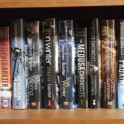 Collection of 21 Sci Fi Books Including Stephen Baxter