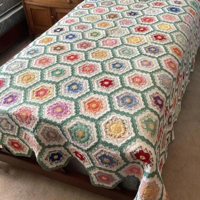 Vintage 1930’s Quilt “Grandmothers Flower Garden”