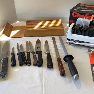 Knives & Sharpening Tools (16 Pieces)