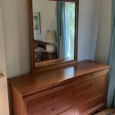 HPL Wooden Dresser With Mirror