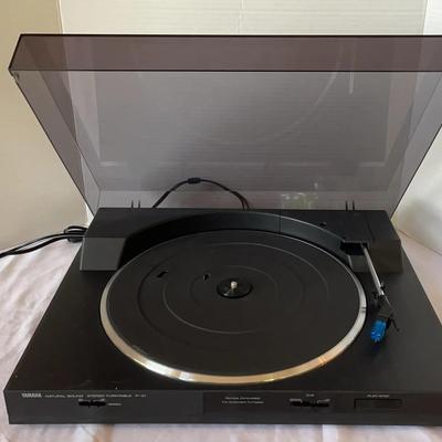 Yamaha Natural Sound Stereo Turntable P-31