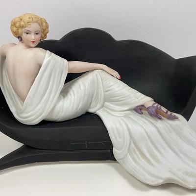 Louis Icart ‘Le Sofa’ Figurine Limited Edition