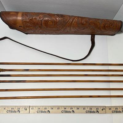 Leather Quill With 6 Arrows