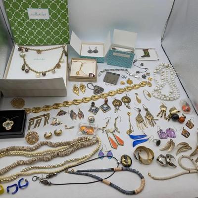 Blooming Of Costume Jewelry 