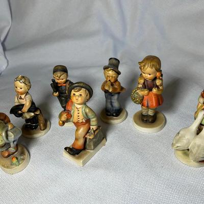 Group Of 7 W. German Hummels 