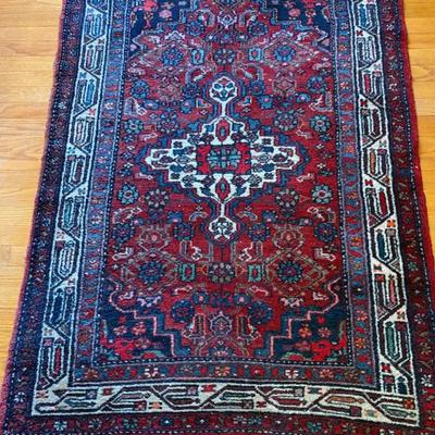 Small Vintage Floor Rug 5’x3’5”