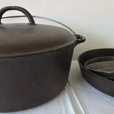 Griswold  "ERIE" Dutch Oven With Lid  And Other Cast Iron 8M Lodge