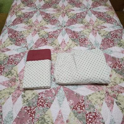 Machine Sewn Quilt & Queen Sheets