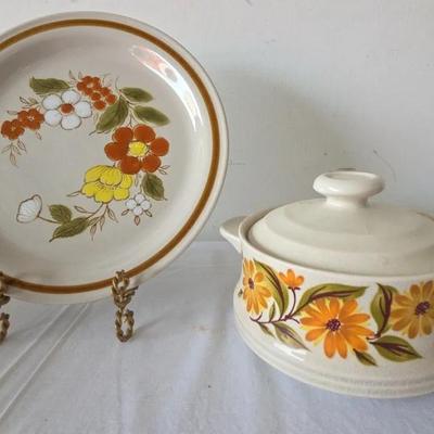 Stone Ware Trellis Blossom And Crock With Lud