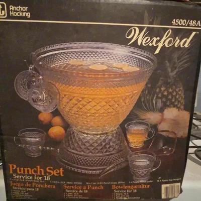 Anchor Hocking Wexford Punch Set. Service For 18
