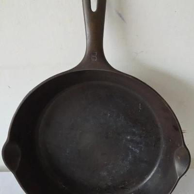 Griswold  Logo No. 8 Cast Iron Skillet Vintage