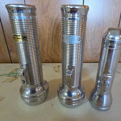 Vintage Flashlight 1960's RAYOVAC "Sportsman" Premium Grade Ribbed Flashlights
