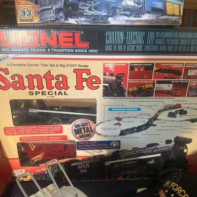 Lionel Santa Fe Special Train Set (WITH BOX)
