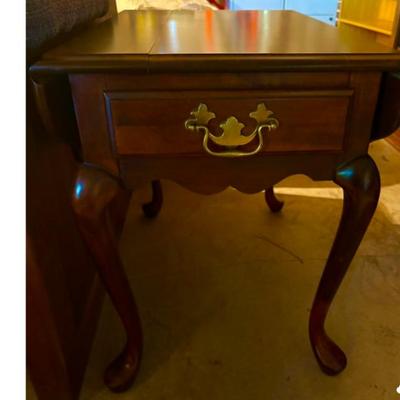 drop leaf end table $49
18 X 16 X 23"
with 2 leaves 28" wide