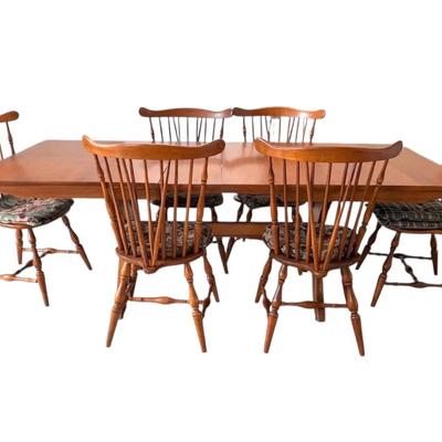 Dining Table w 6 Windsor Style Chairs