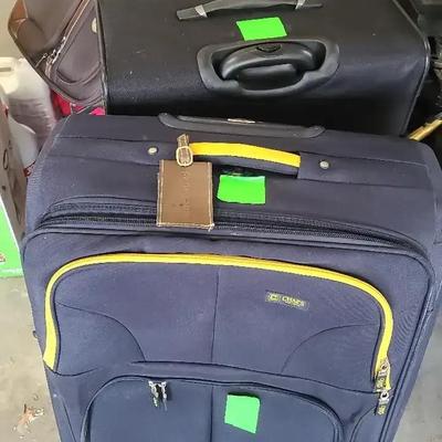 Luggage Featuring Samsonite 