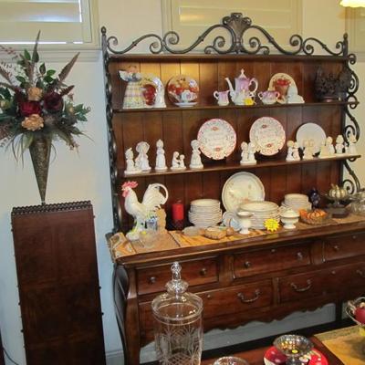 Sale Photo Thumbnail #34: Lovely open "baker's rack style" 2-piece hutch