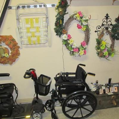 Sale Photo Thumbnail #170: wheelchair, Pride scooter, medical disabled/elderly walker