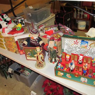 Sale Photo Thumbnail #156: Lots of cute Christmas decor