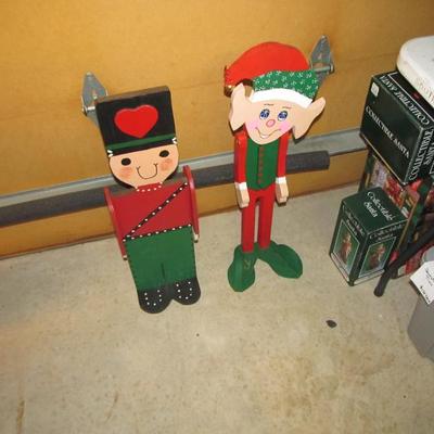 Sale Photo Thumbnail #157: Lots of cute Christmas decor