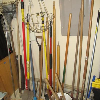Sale Photo Thumbnail #177: Garden tools