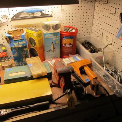 Sale Photo Thumbnail #135: Lots of tools of every kind from a lifetime of collecting. Stanley, Craftsman, Ryobi, Black n Decker, Husky, Duracraft, and more. Lots of power tools, hand tools, cabinets, tool cabinets, VTG items, yard tools, and more!