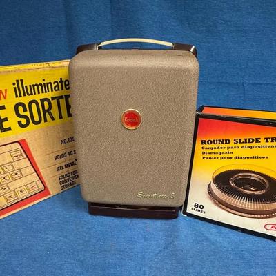 Kodak slide projector with trays
