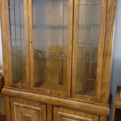 Geometric dining hutch