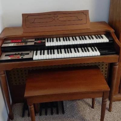 Retro piano