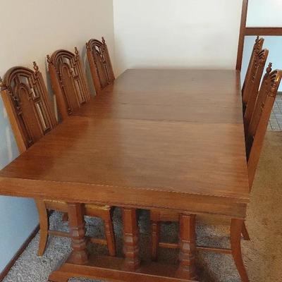 Regal Dining Set