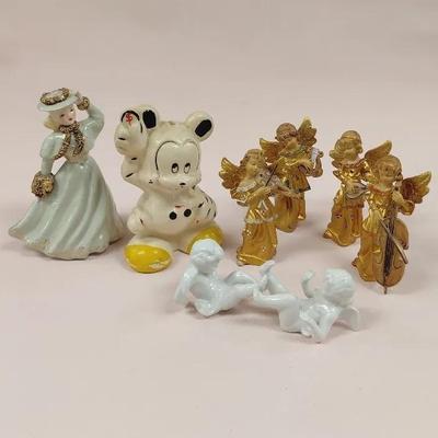 Magpie figurine collection