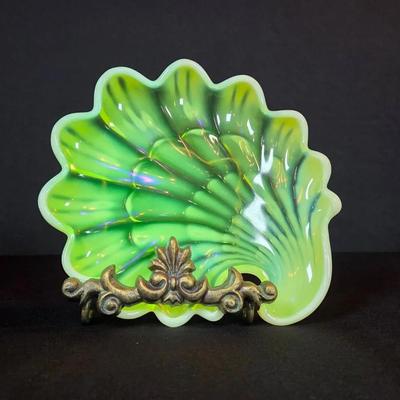 Duncan & Miller Sanibel Shell Opalescent Dish 