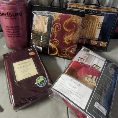 Burgundy Dining Curtains, Table Cloth & Fleece Blanket