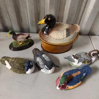 Vintage Mallard Duck Casserole Dish & Suck Figurines