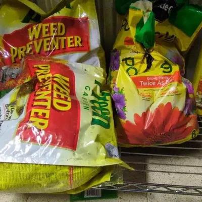 Weed Preventer & Potting Soil