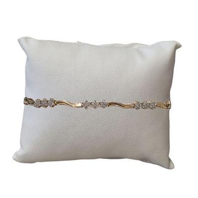 Lot 025   
10K Yellow Gold Diamond Bracelet