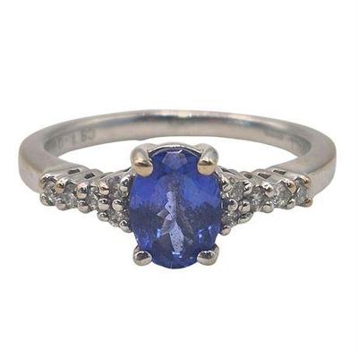 Lot 035   
18K White Gold Tanzanite & Diamond Ring
