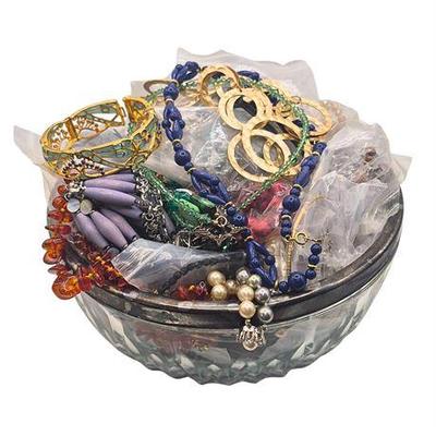 Lot 047   
6.5 lbs of Costume Jewelry