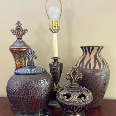 Old-World Bronzed Decor Style Pieces (5) With Vases & Table Lamp