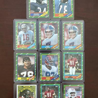 1986 Topps Football Cards. John Elway, Joe Montana, Walter Payton, Bruce Smith Rookie