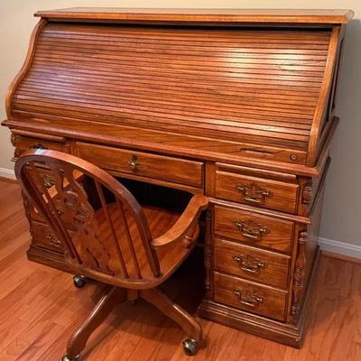 Vintage Roll-Top Desk, Working With Key & Rolling Chair By Riverside Furniture 