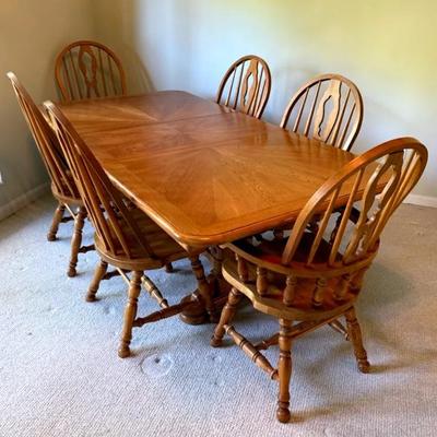 Oak Trestle Base Dining Room Table W/ Leaf & 6 Windsor Style Chairs (2 Captain)