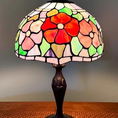 Tiffany Style Floral Stained Glass Table Lamp