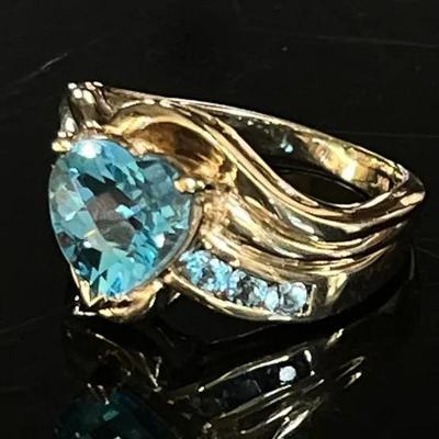 10K Yellow Gold 7 Blue Topaz Ring