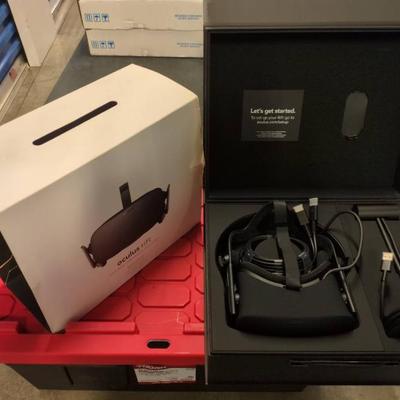 WST052 Oculus Rift Visual Headset and Controllers. Watch and Play DVD's in 3D 360°. It Really Works!