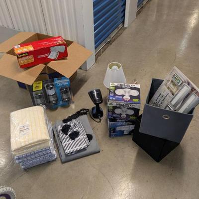 WST078 Household Goods & Accessories. Up for Auction! See Pictures in the Description.