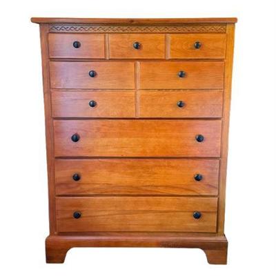 Lot 022  
Vaughan Bassett Five Drawer Chest