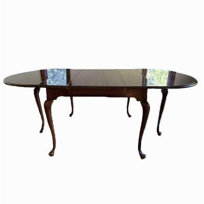 Lot 010   
Queen Anne Style Dining Table